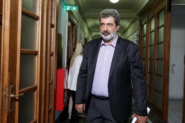 Ανάρτηση α λα Κορλεόνε από Πολάκη προς Συνολάκη: «Ξέρουμε πού μένεις»